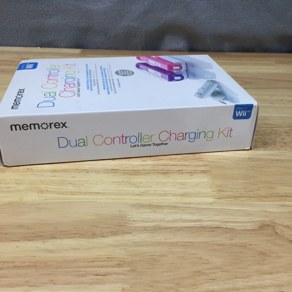 Memorex Dual Controller Charging Kit for Nintendo Wii‎ MCAD10HM White New